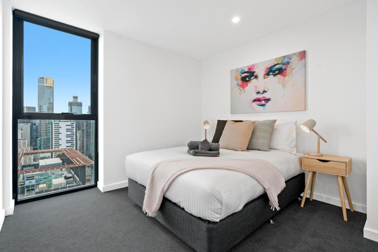 2 Bedroom 1 Bathroom Apartment on level 28 with Patio and City View