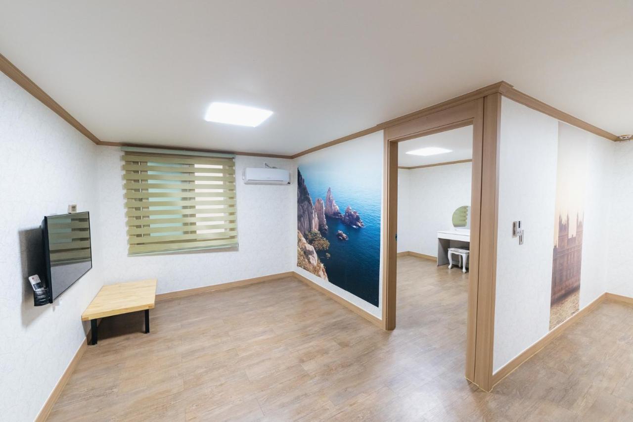 Quadruple Room 1