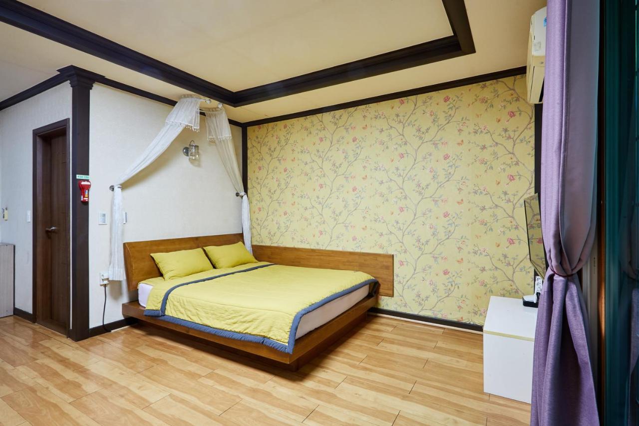 Double Room 4