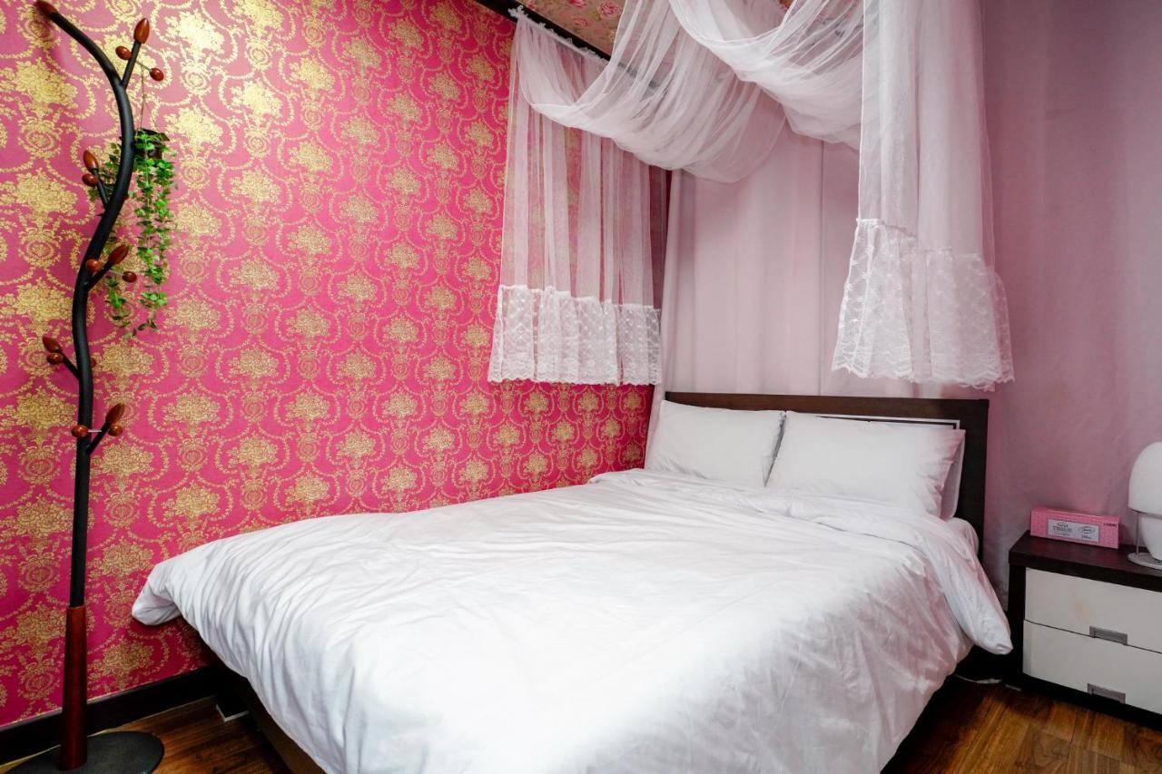 Double Room 1