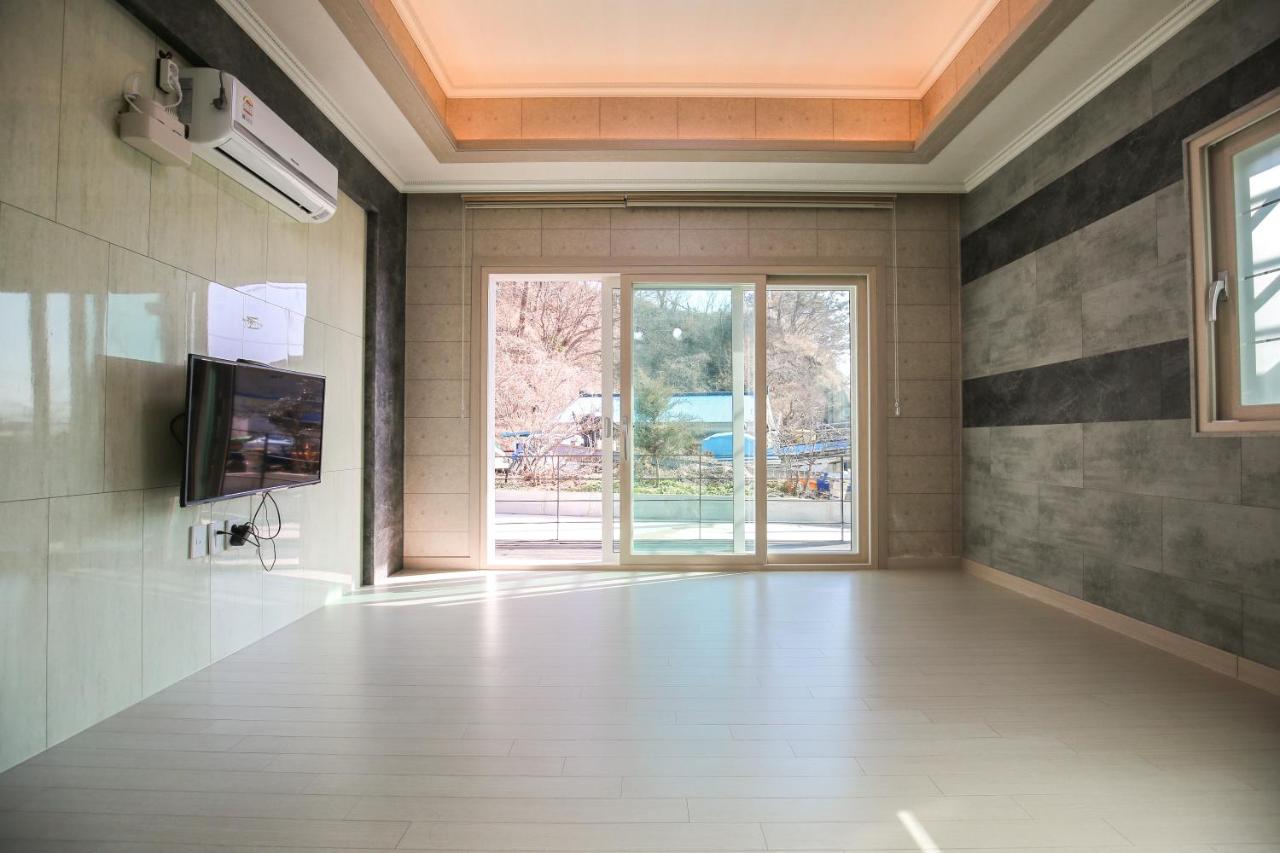 Family Room 1