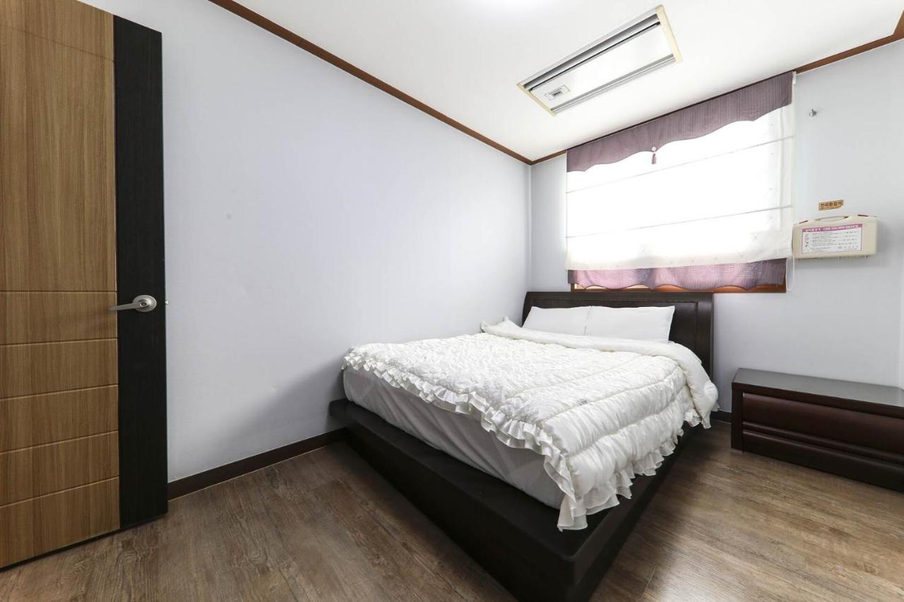Double Room with Sea View 4