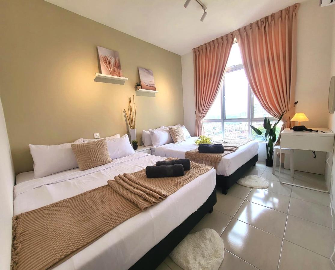 Deluxe Queen Suite