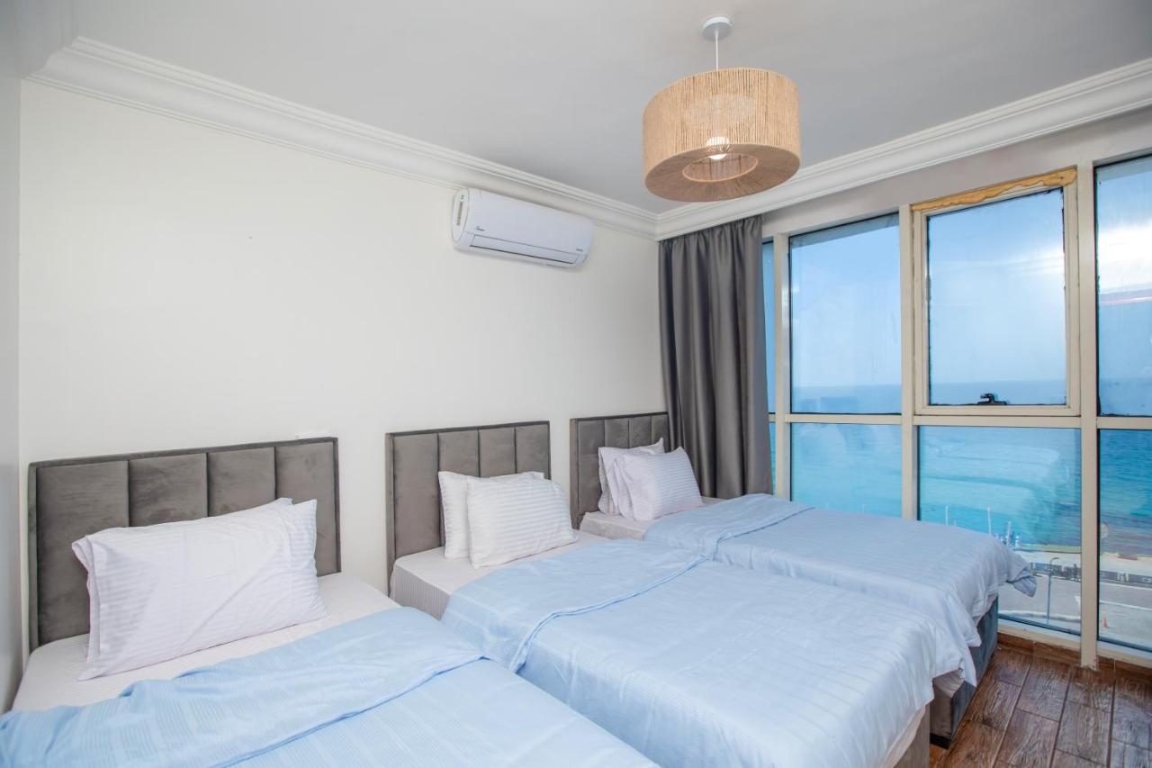 Three-Bedroom Apartment - Panoramic Sea View with Terrace