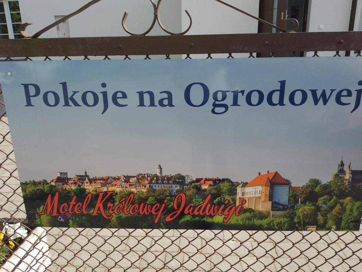 Motel Królowej Jadwigi Alicja Szymańska-Pokoje na Ogrodowej - Chambres d'hôtes Sandomierz
