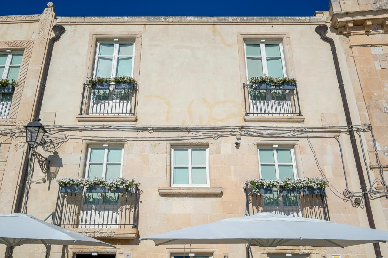 Palazzo Alfeo Aparthotel - Bed and Breakfast