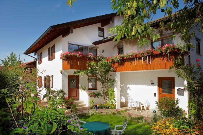 B&B Bad Endorf - Ferienwohnungen Gmeiner - Bed and Breakfast Bad Endorf