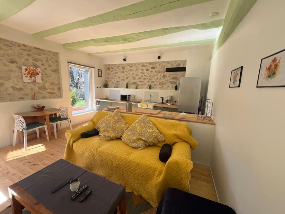 B&B Villecroze - Appartement Les Capucines - Bed and Breakfast Villecroze