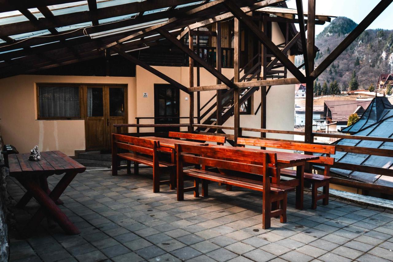 Pensiunea Casa Soarelui - Bed and Breakfast
