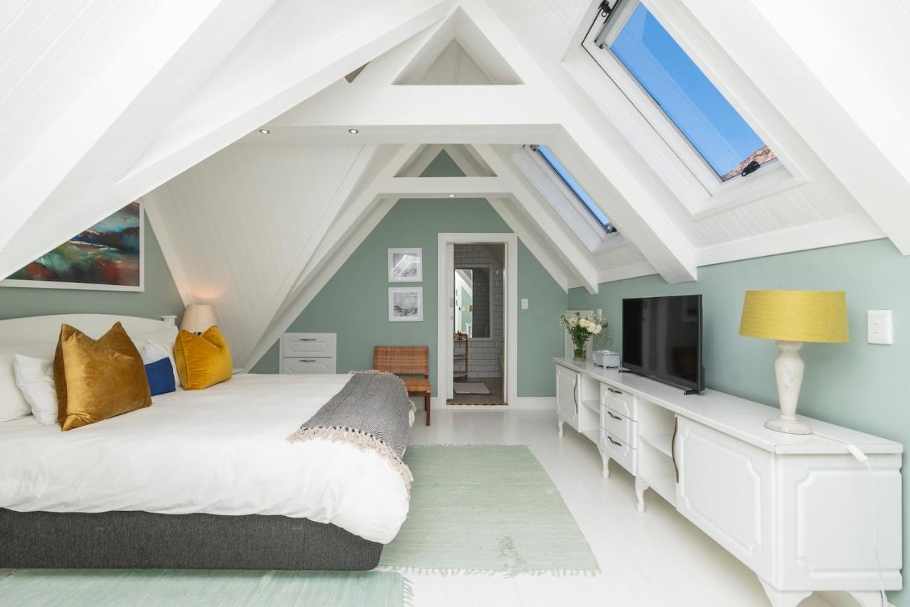 Deluxe Double or Twin Attic Room