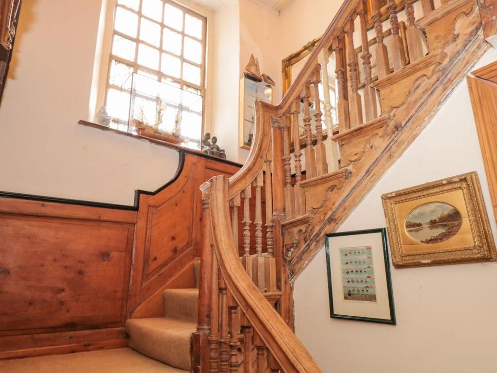 Six-Bedroom House