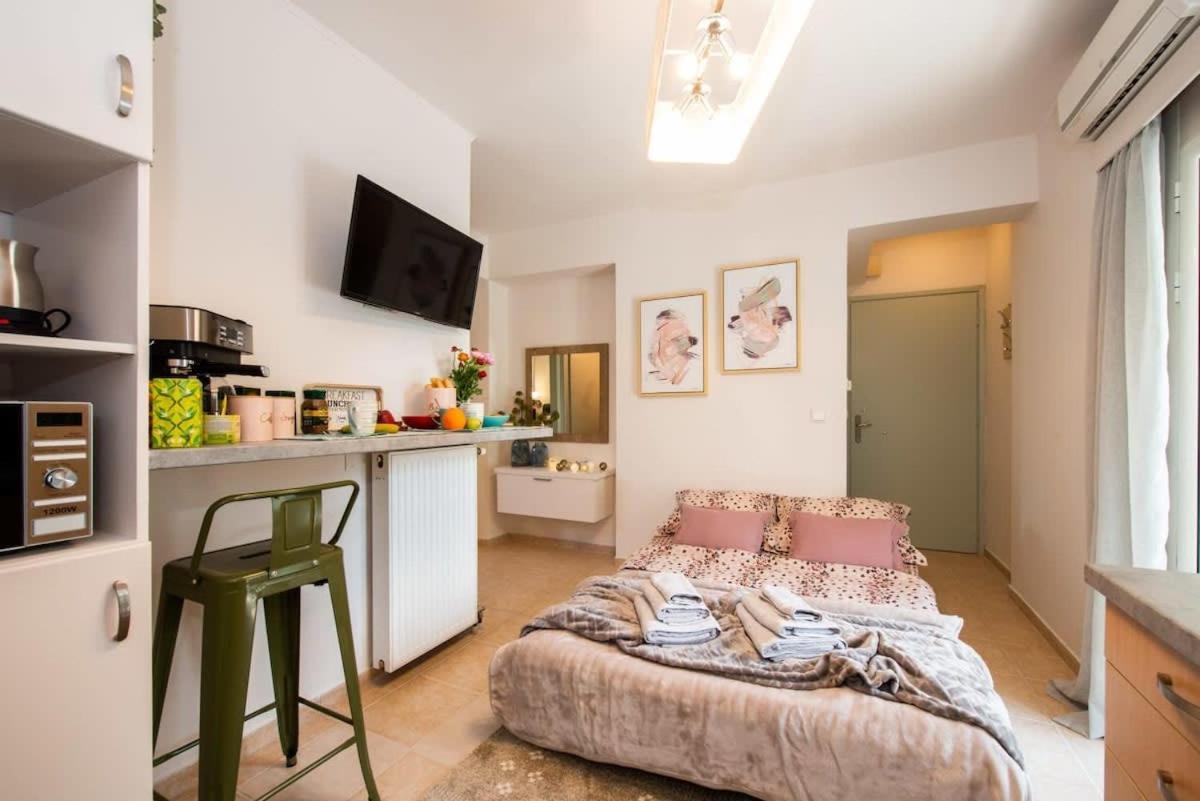 One-Bedroom Apartment with Balcony