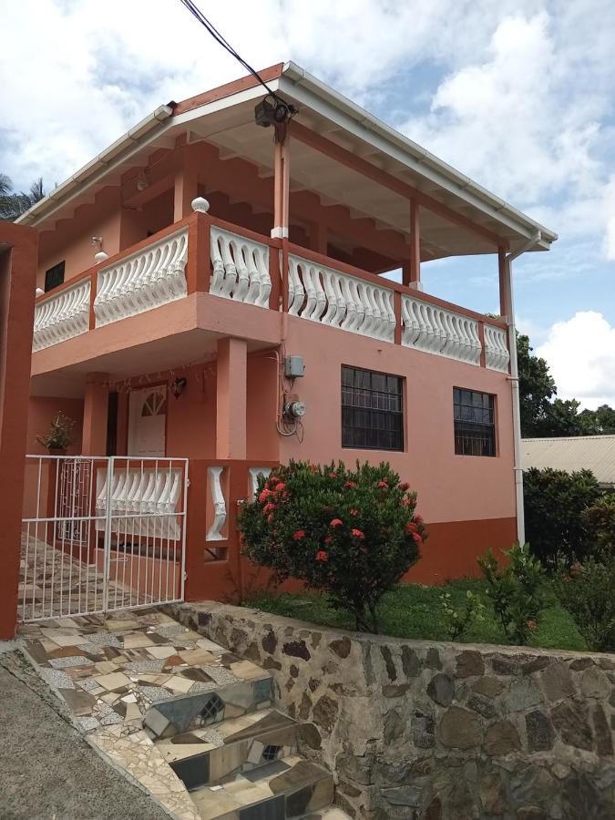 B&B Castries - Angie's Cove, modern get-away overlooking Castries - Bed and Breakfast Castries