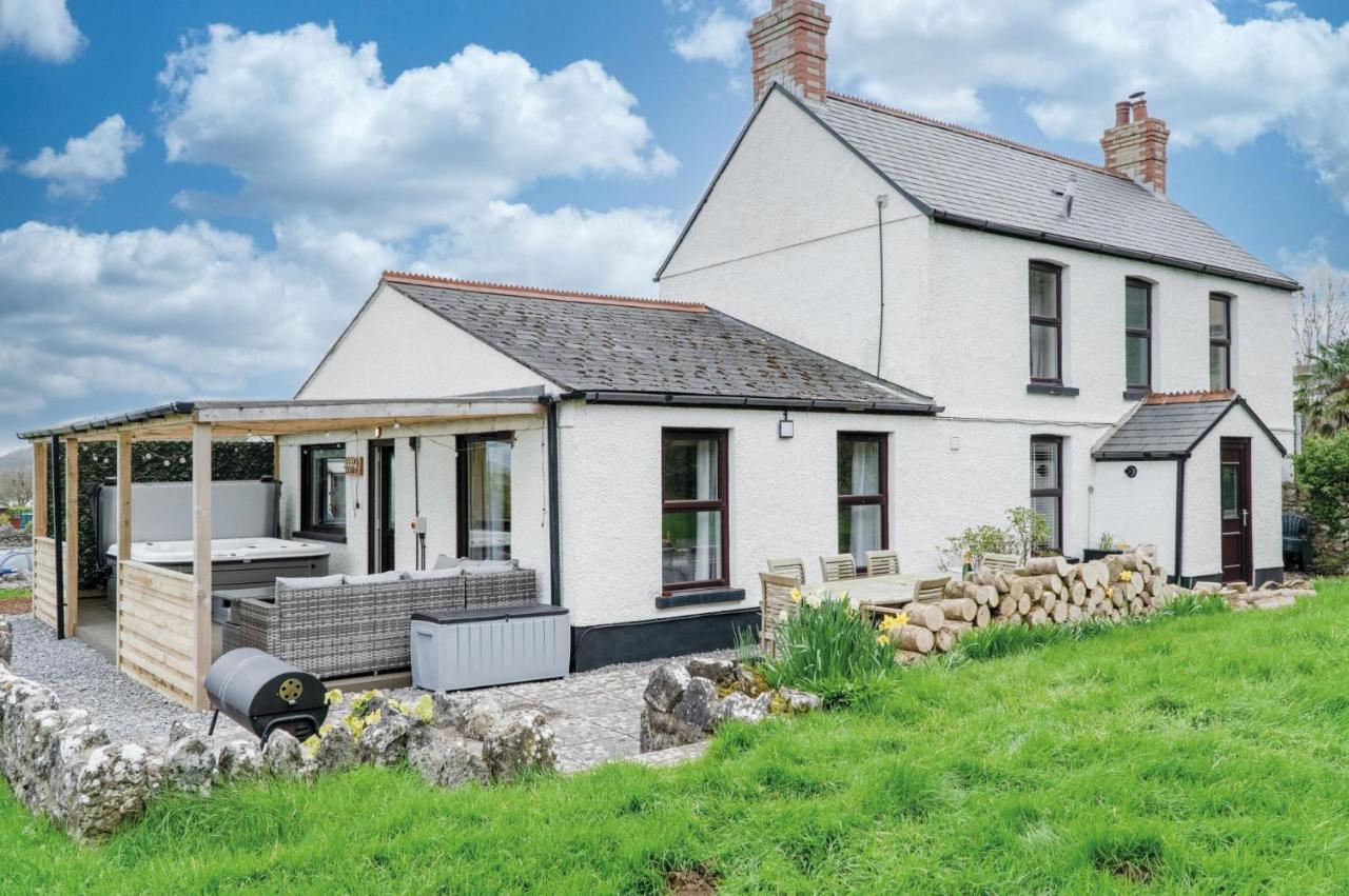 Hill House - 4 Bedroom Holiday Home - Llanrhidian - B&B Llanrhidian