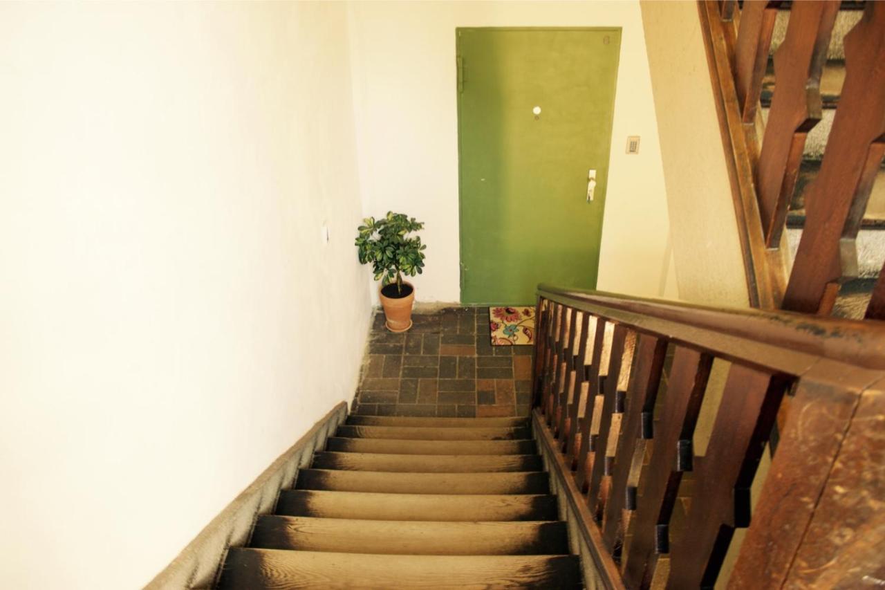 One-Bedroom Apartment with Garden View