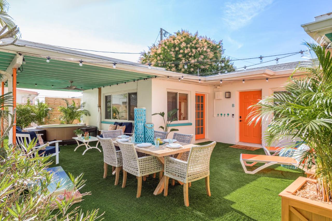 Luxury Home with Hot Tub & Outdoor Oasis blocks from the Beach - B&B St. Pete Beach