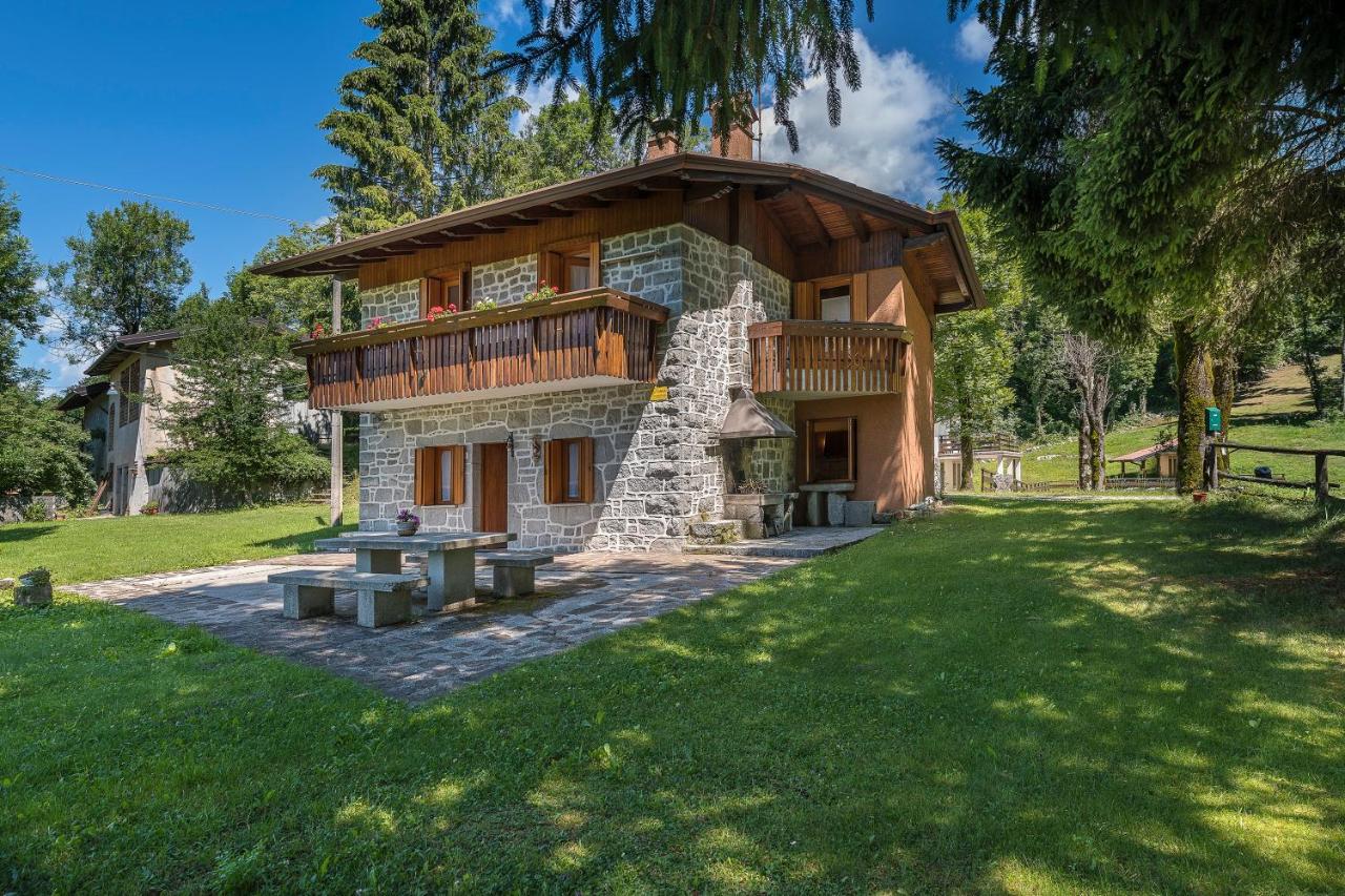 Villa with Garden View