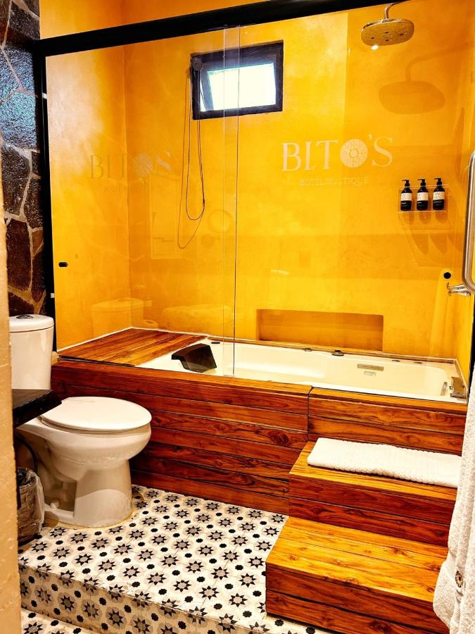 Suite with Hot Tub