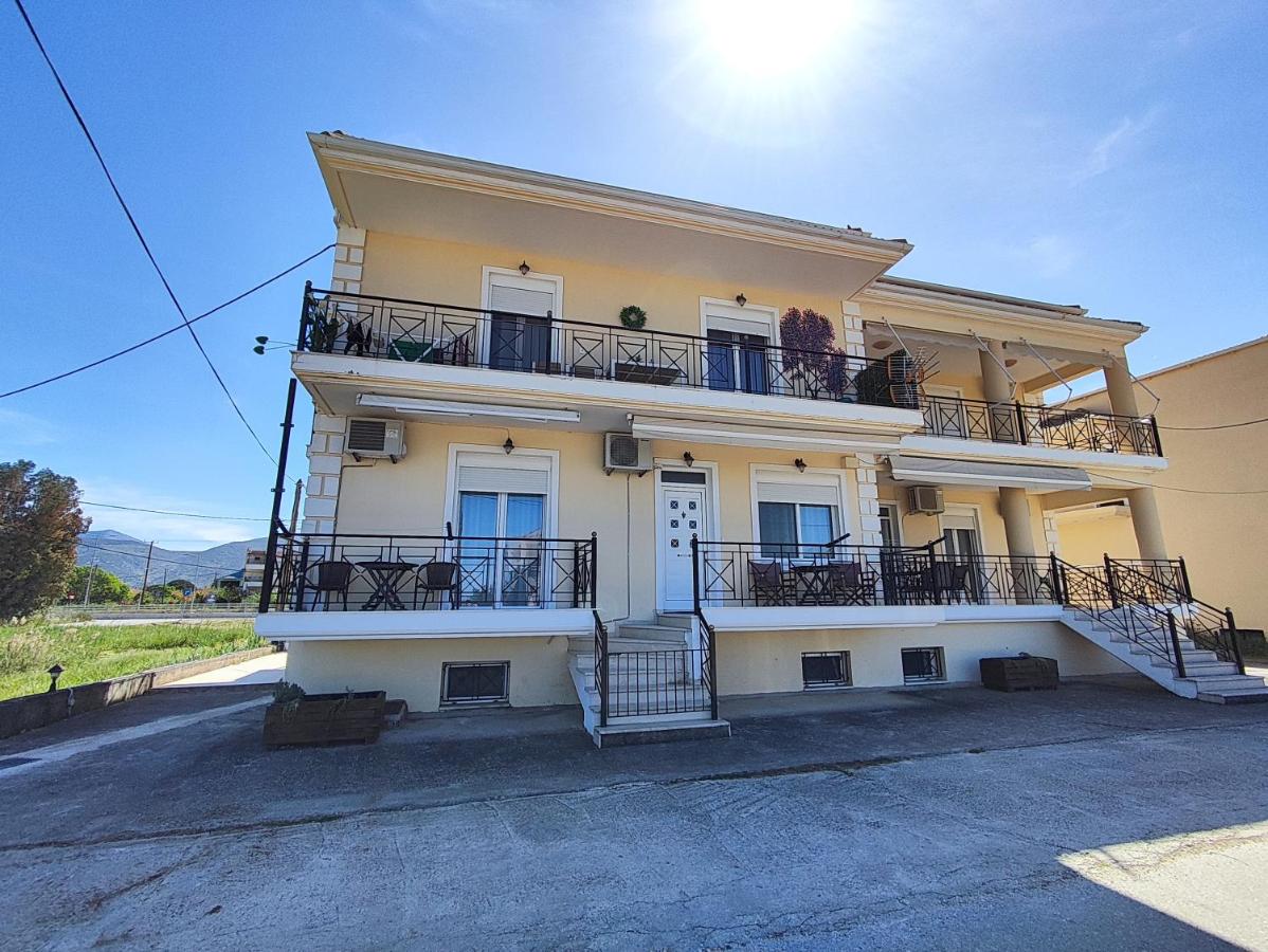 Estudio con balcón