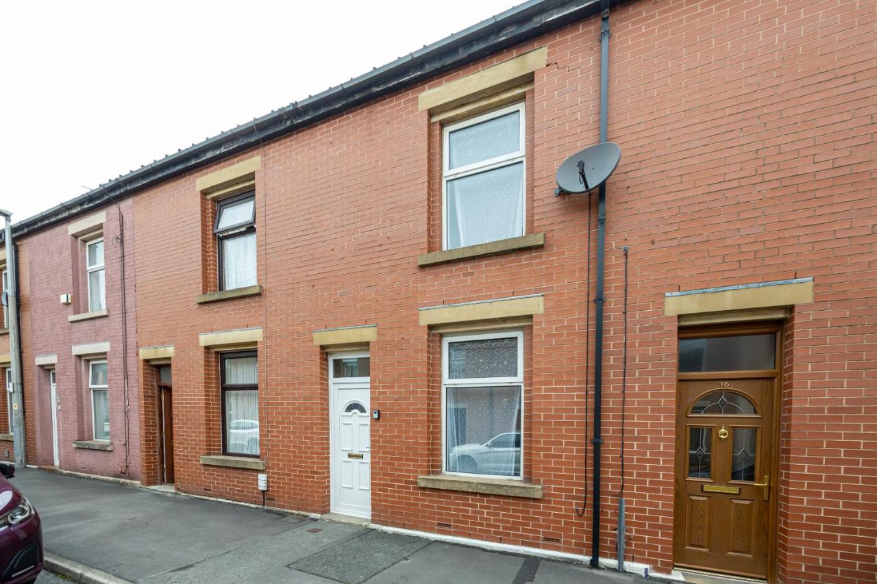 Cosy Two bedroom Terrace Blackburn - Chambres d’hôtes
