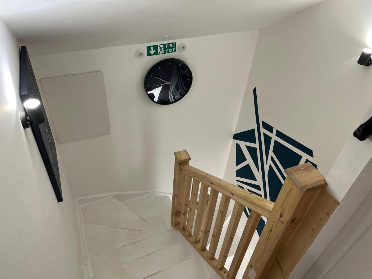 Mini hotel with home facilities in Hamilton West - B&B