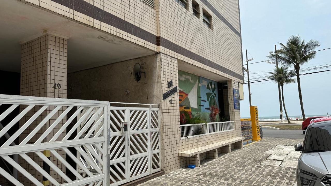 Apartamento Pé na Areia - Praia Grande - Bed and Breakfast Praia Grande