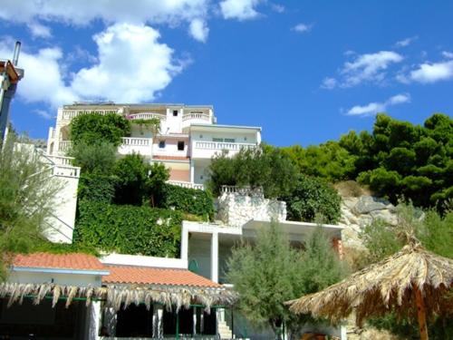 VILLA NADA, A2 plus 1 - B&B