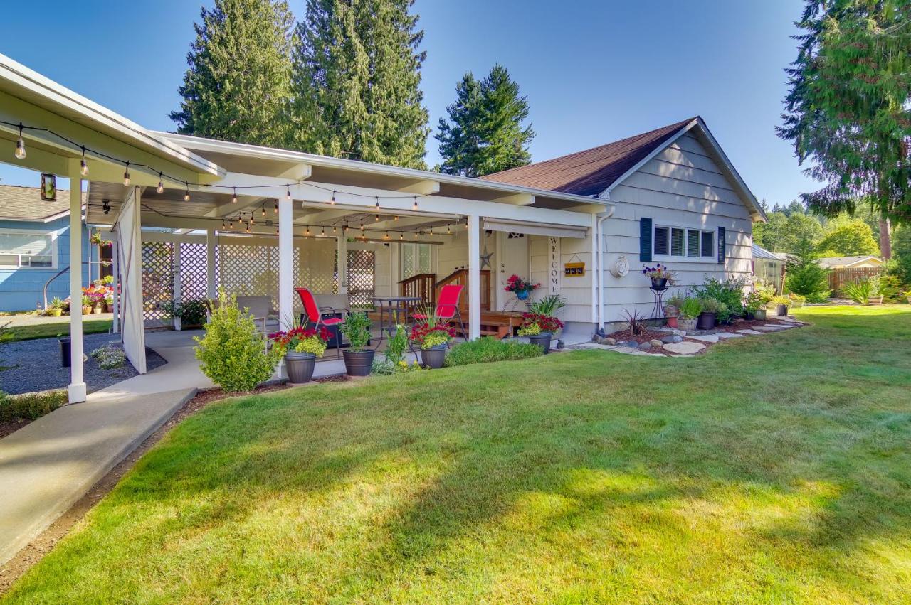Charming Updated Retreat Walk to Lake Stevens! - Ferienwohnung
