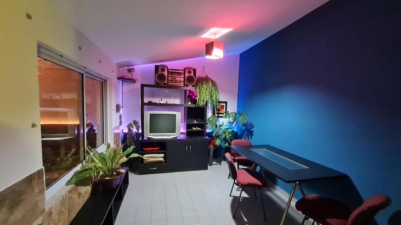 Casa Tesla Pileta Climatizada a 20 minutos del Filo Serrano y del Aeropuerto - Chambres d’hôtes Merlo
