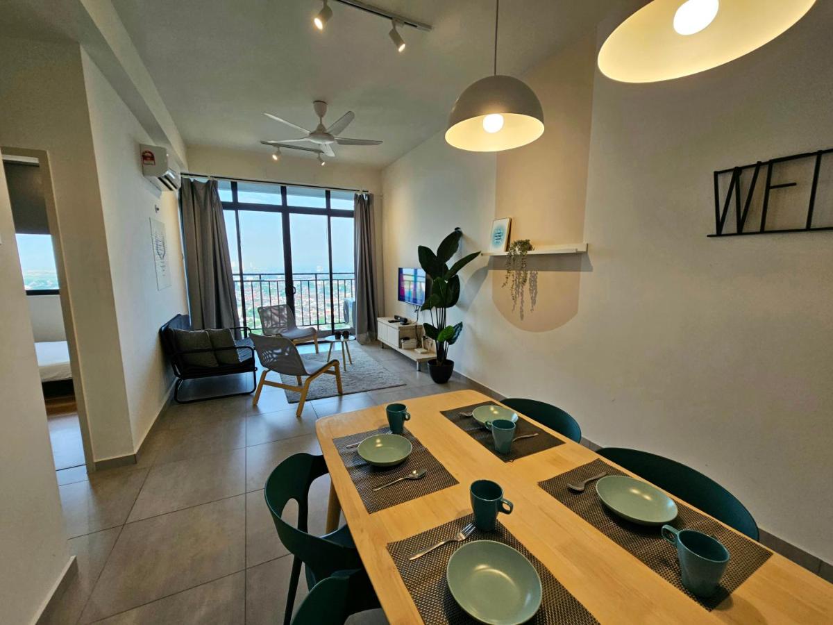 Muji Design Two Bedroom Apartment (Near Lift and Full City View)