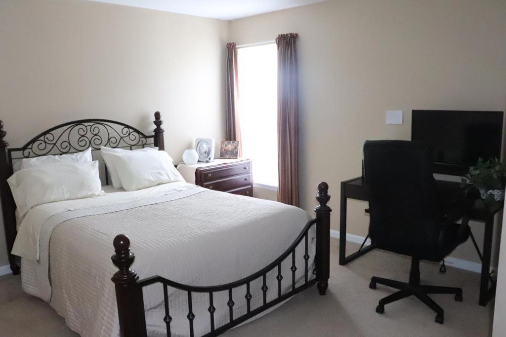 Queen Room with Garden View