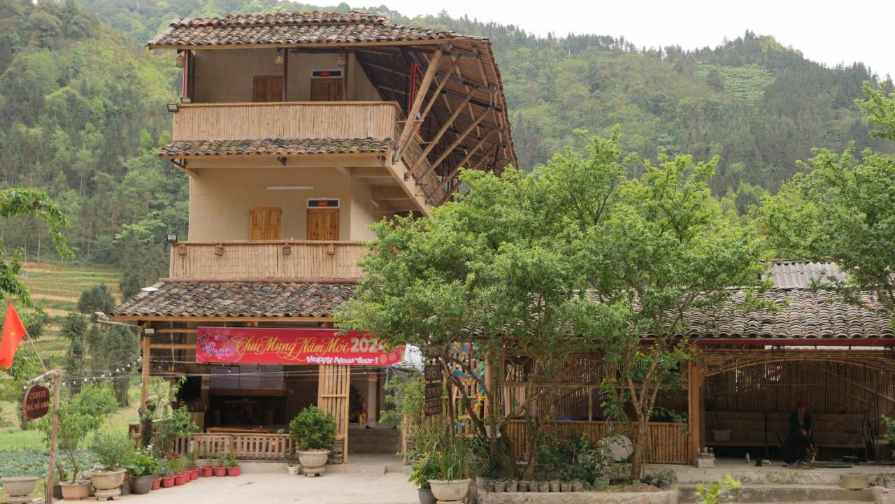 B&B Loung Kam - Homestay Nhà Pao - Bed and Breakfast Loung Kam