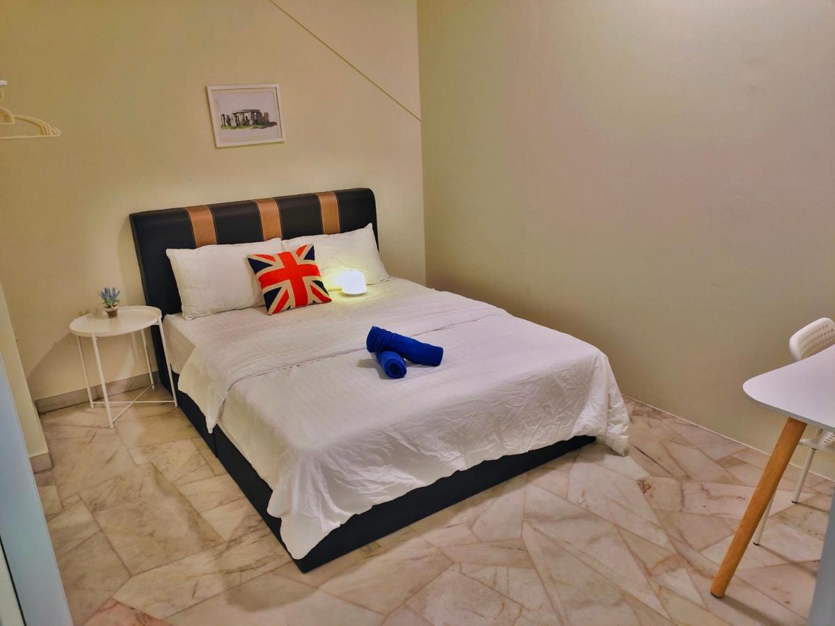 Queensbay Mall, Up to 5 Pax, 2 Bedrooms, 1 Bathroom, 1 Car Park by Star Home - B&B Bayan Lepas