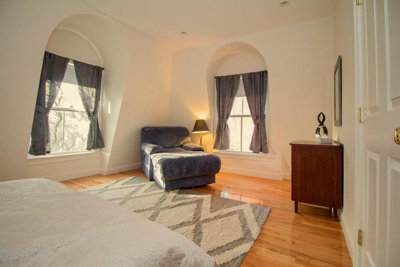 Modern Townhome,boston Vacation,2 Bath,pkg,deck - B&B