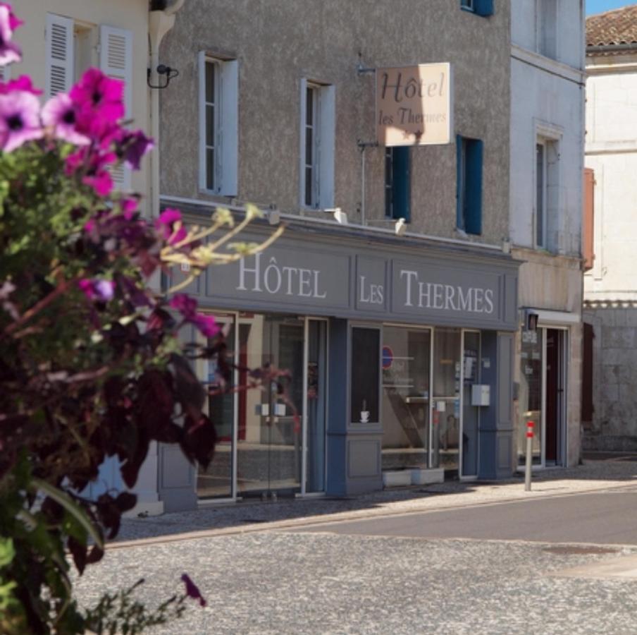 B&B Jonzac - Hôtel Les Thermes - Bed and Breakfast Jonzac