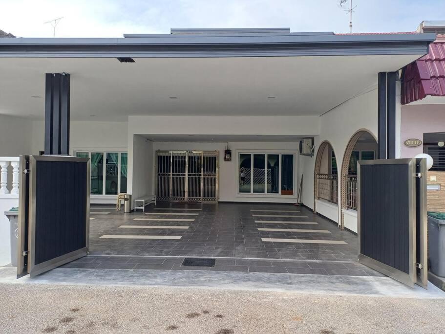 Homely Homestay Malacca Taman SeaView - B&B Malacca