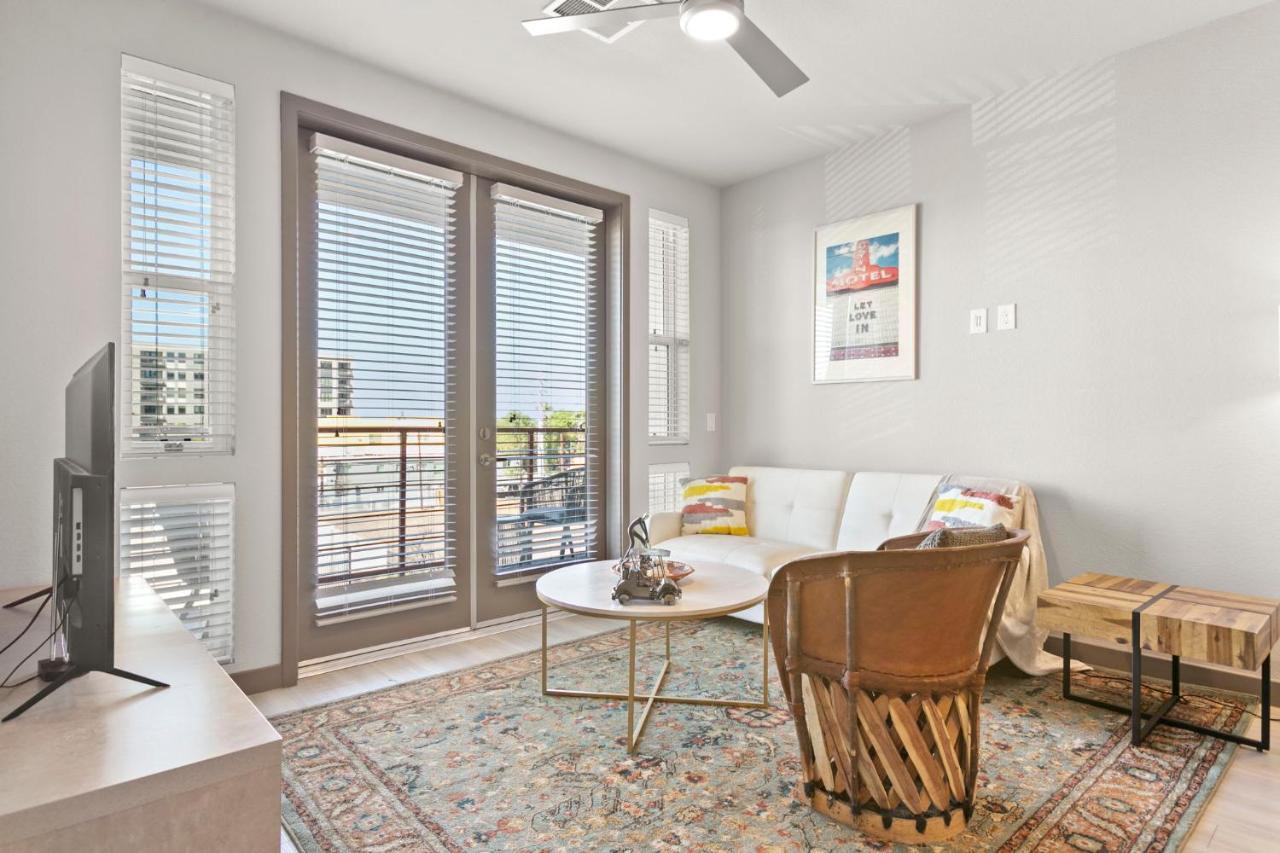 Cozysuites PHX RORO Gym, Pool, Pets, Parking! #2 - B&B Phoenix