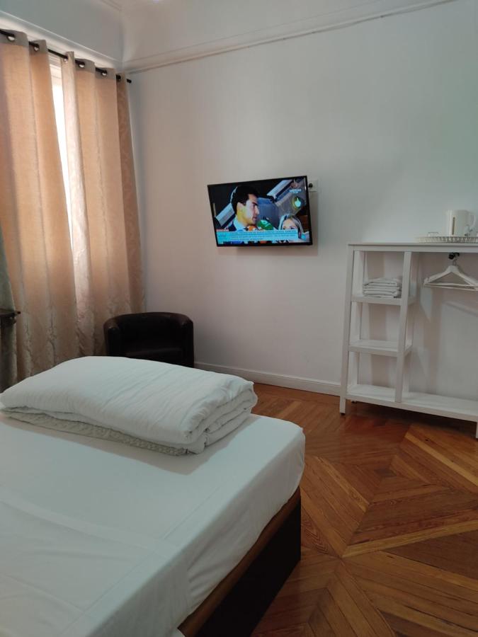 Large Double Room with Private Internal Bathroom