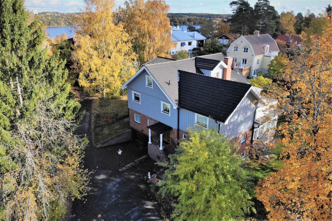 Luxurious home in idyllic neighbourhood, 15min to City - B&B