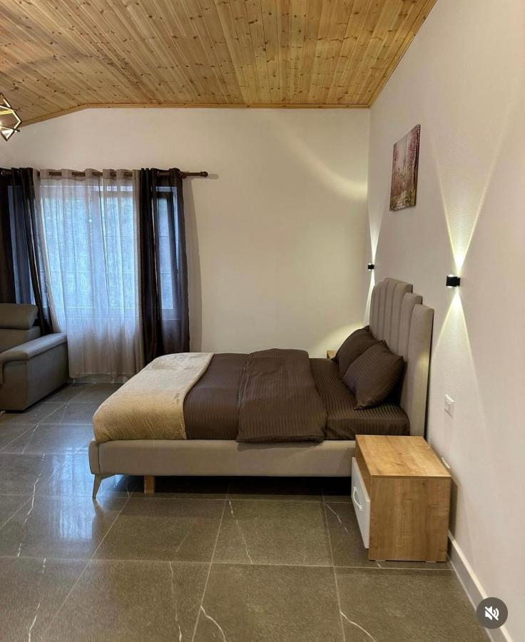 B&B Scutari - Qyteza Guest House & Camping - Bed and Breakfast Scutari