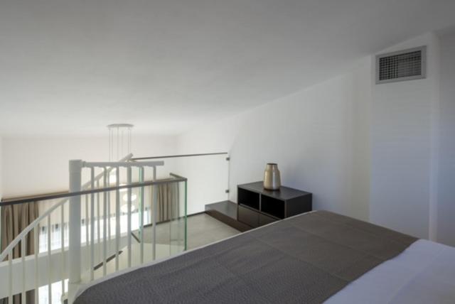 Deluxe Queen Suite