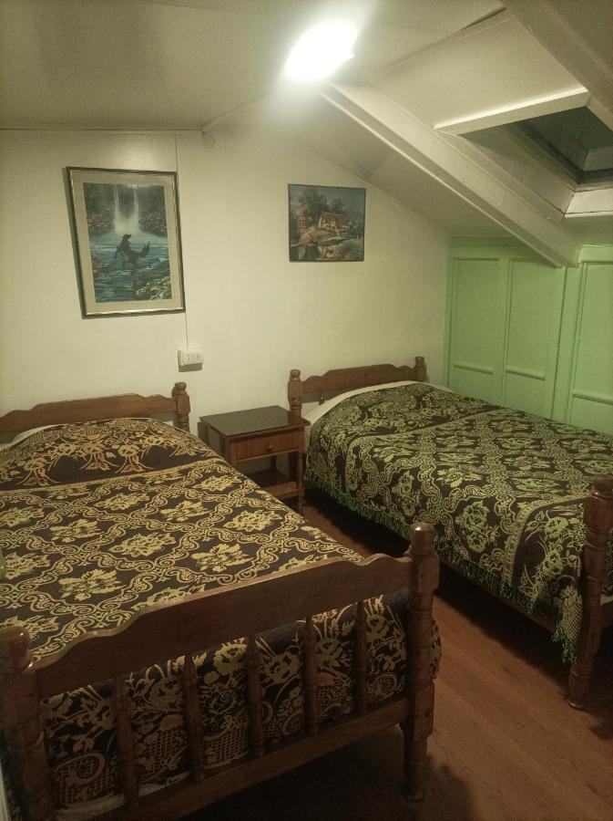 Tweepersoonskamer met 2 Aparte Bedden