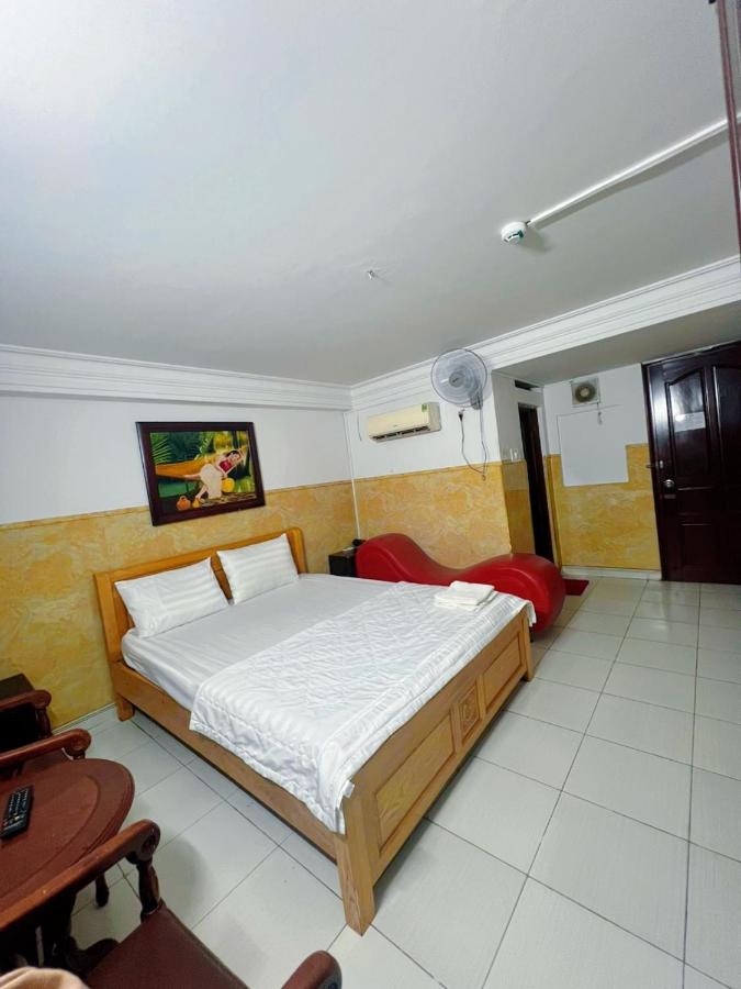 Single Room with Shared Shower and Toilet