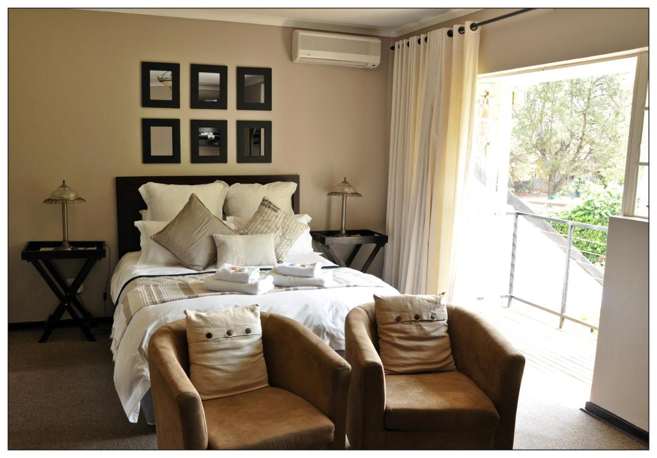 Kamer met Queensize Bed en Balkon