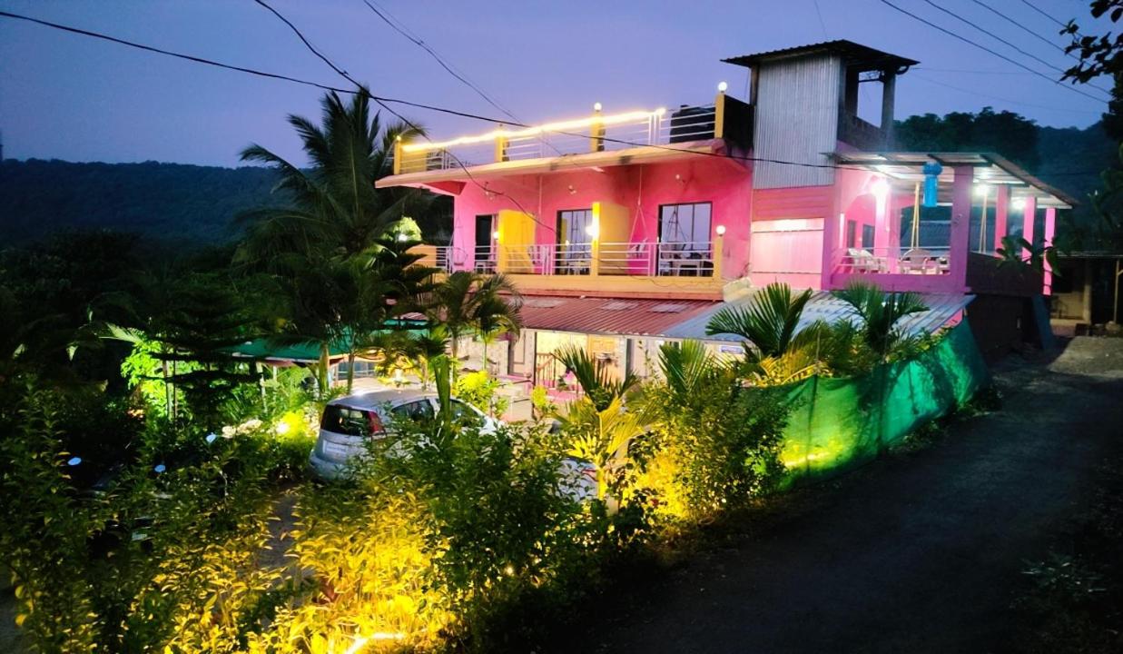 B&B Dāpoli - Anandi niwas homestay karde - Bed and Breakfast Dāpoli