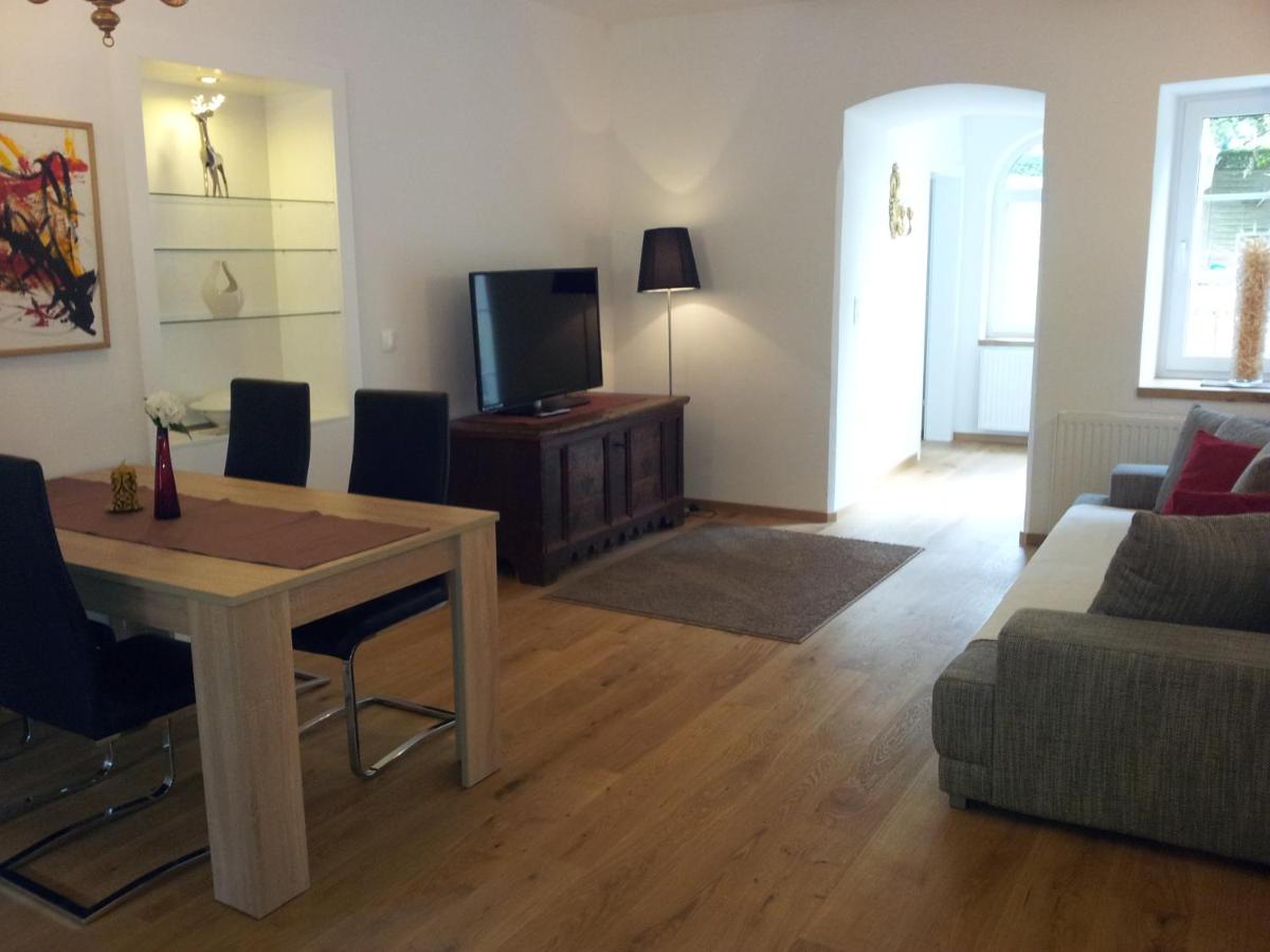 Appartamento con 2 Camere da Letto e Terrazza 