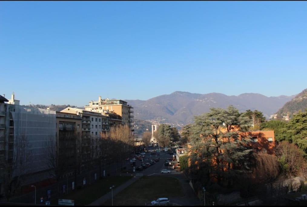 Luxury apartment with view (1min from lake/center) - B&B
