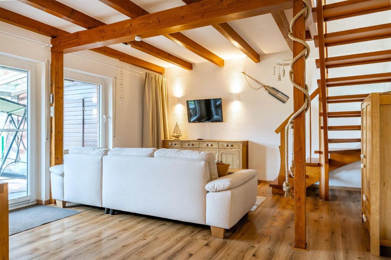 Ferienhaus Ruhehafen mit Garten, überdachter Terasse, Hund willkommen! - B&B Greetsiel