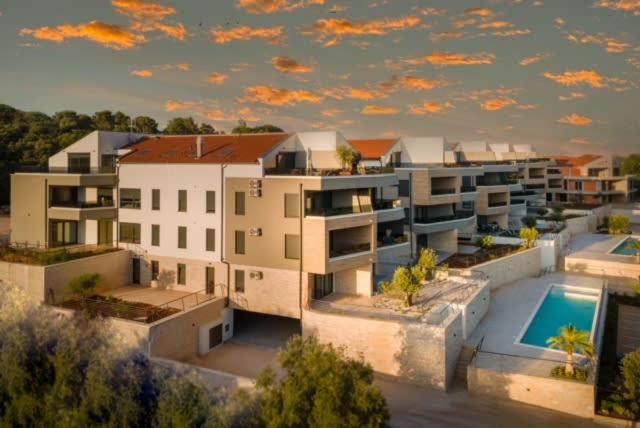 Luxury apartment Anto with sea view and balcony - B&B