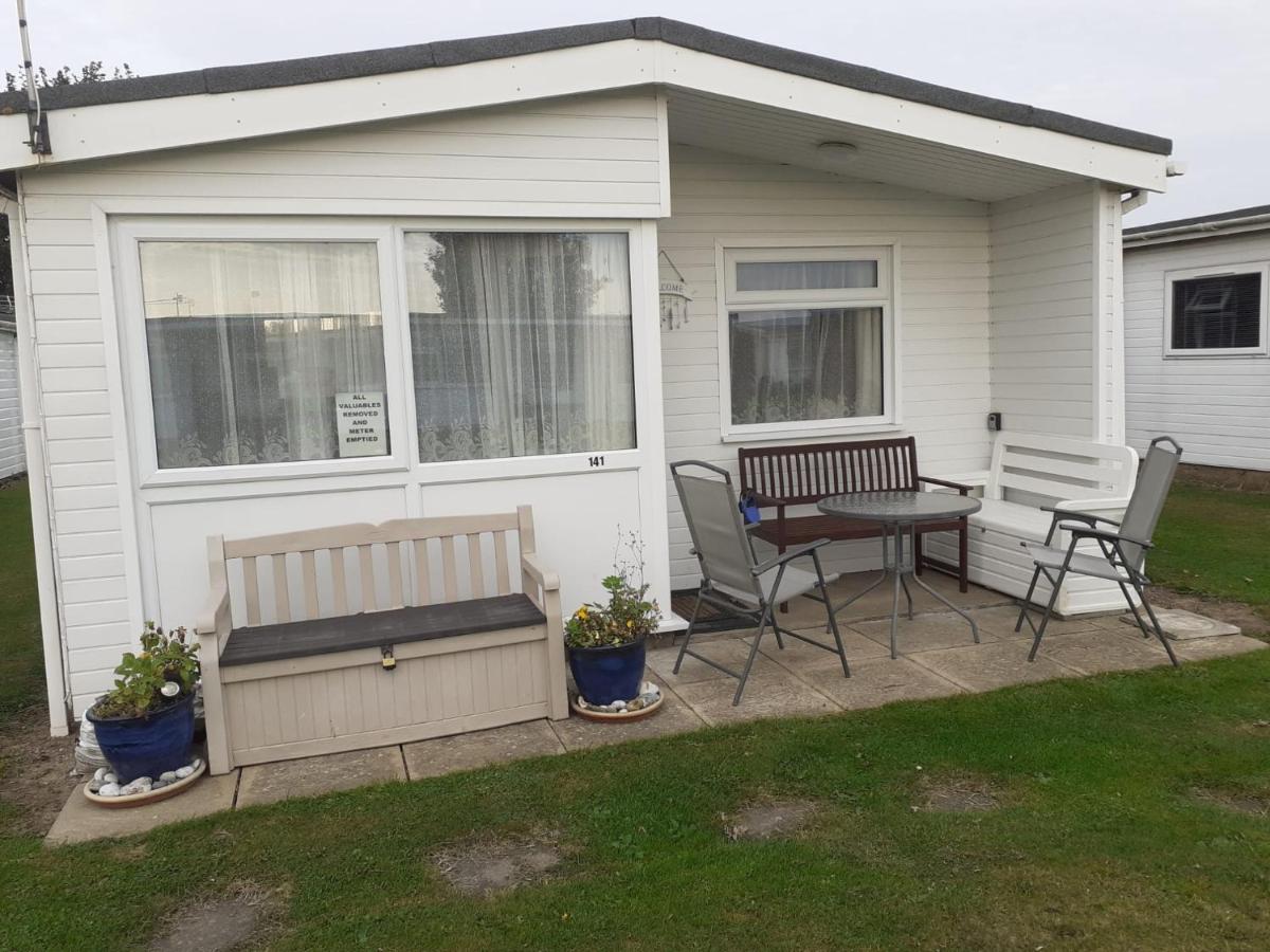 B&B Great Yarmouth - 141 sundowner 3 bed chalet Hemsby - Bed and Breakfast Great Yarmouth